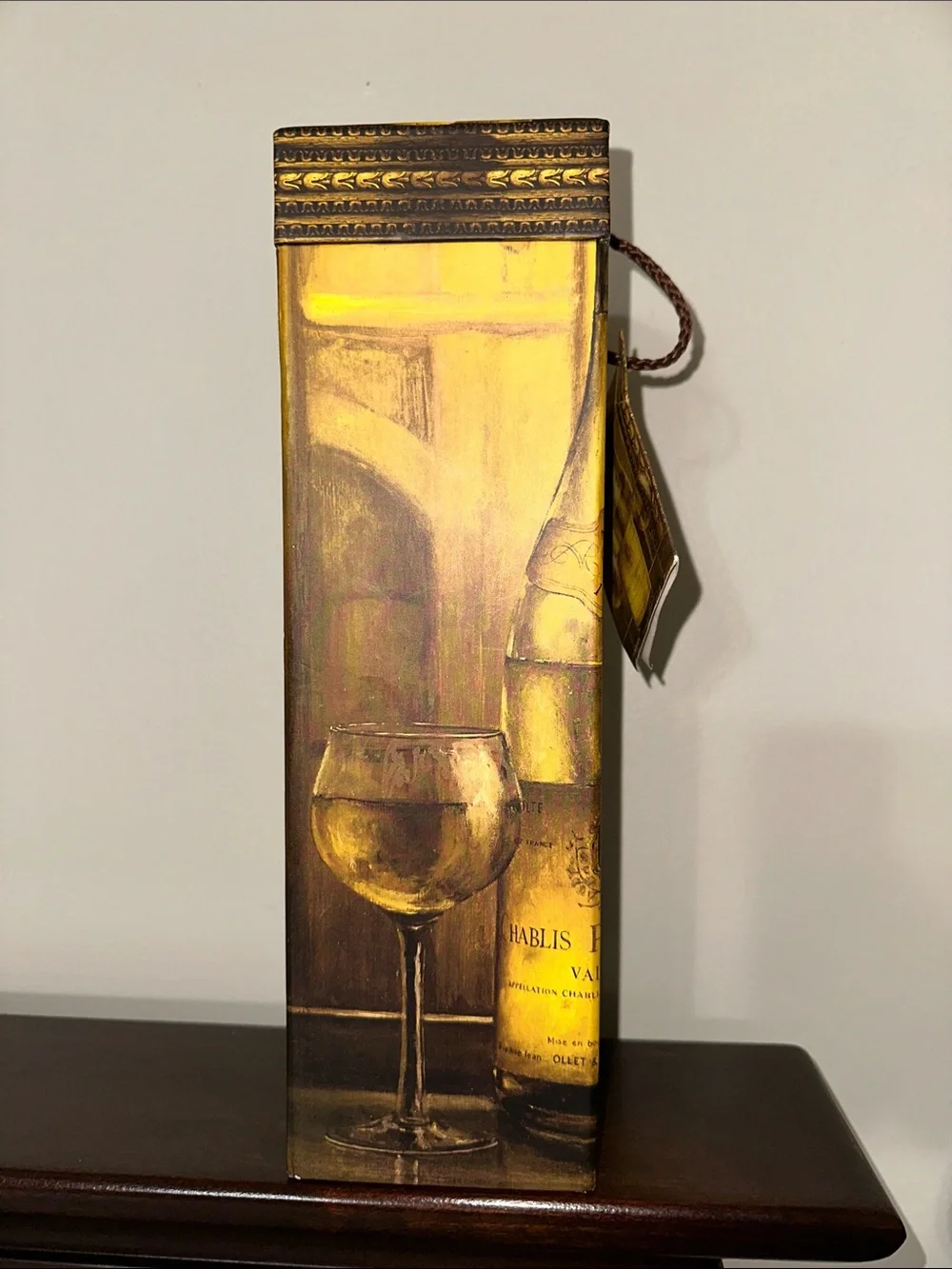 F. de Villeneuve vintage 1967 Caves Fauchon Chablis wine gift storage box